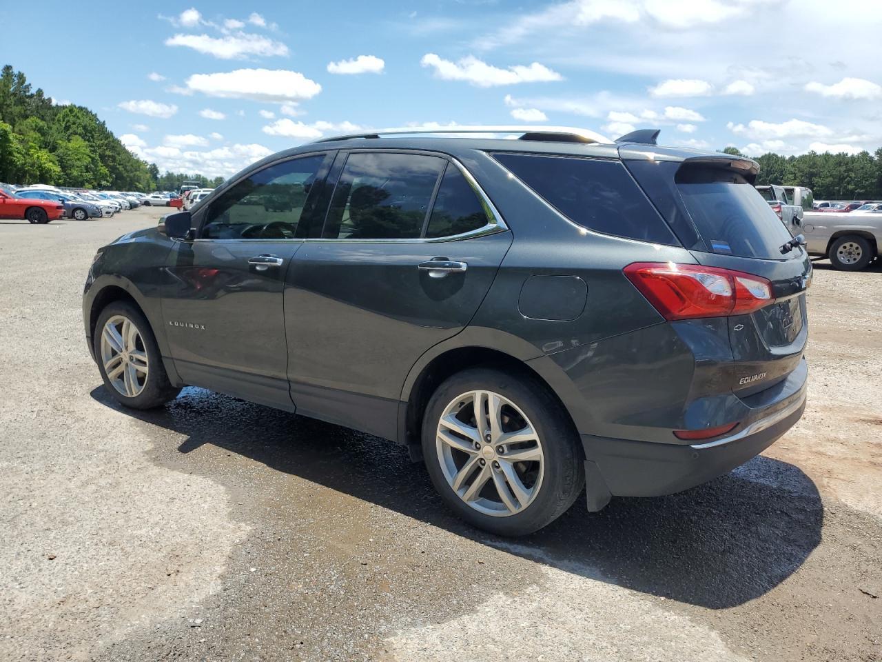 2018 Chevrolet Equinox Premier - Image 2