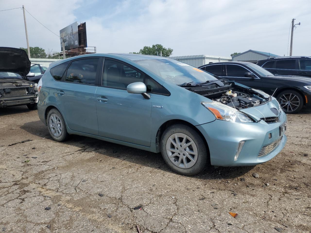 2014 Toyota Prius V - Image 4