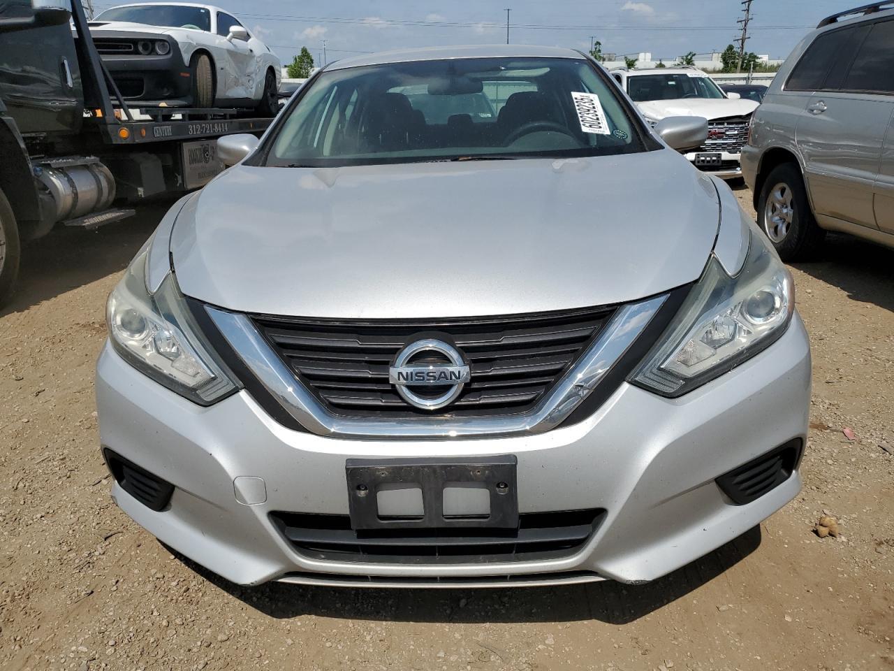 2016 Nissan Altima 2.5 - Image 5