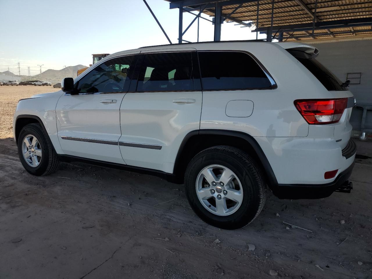 2013 Jeep Grand Cherokee Laredo - Фото 2
