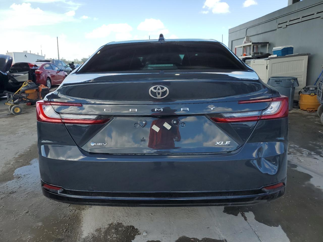 2025 Toyota Camry Xse - Фото 6