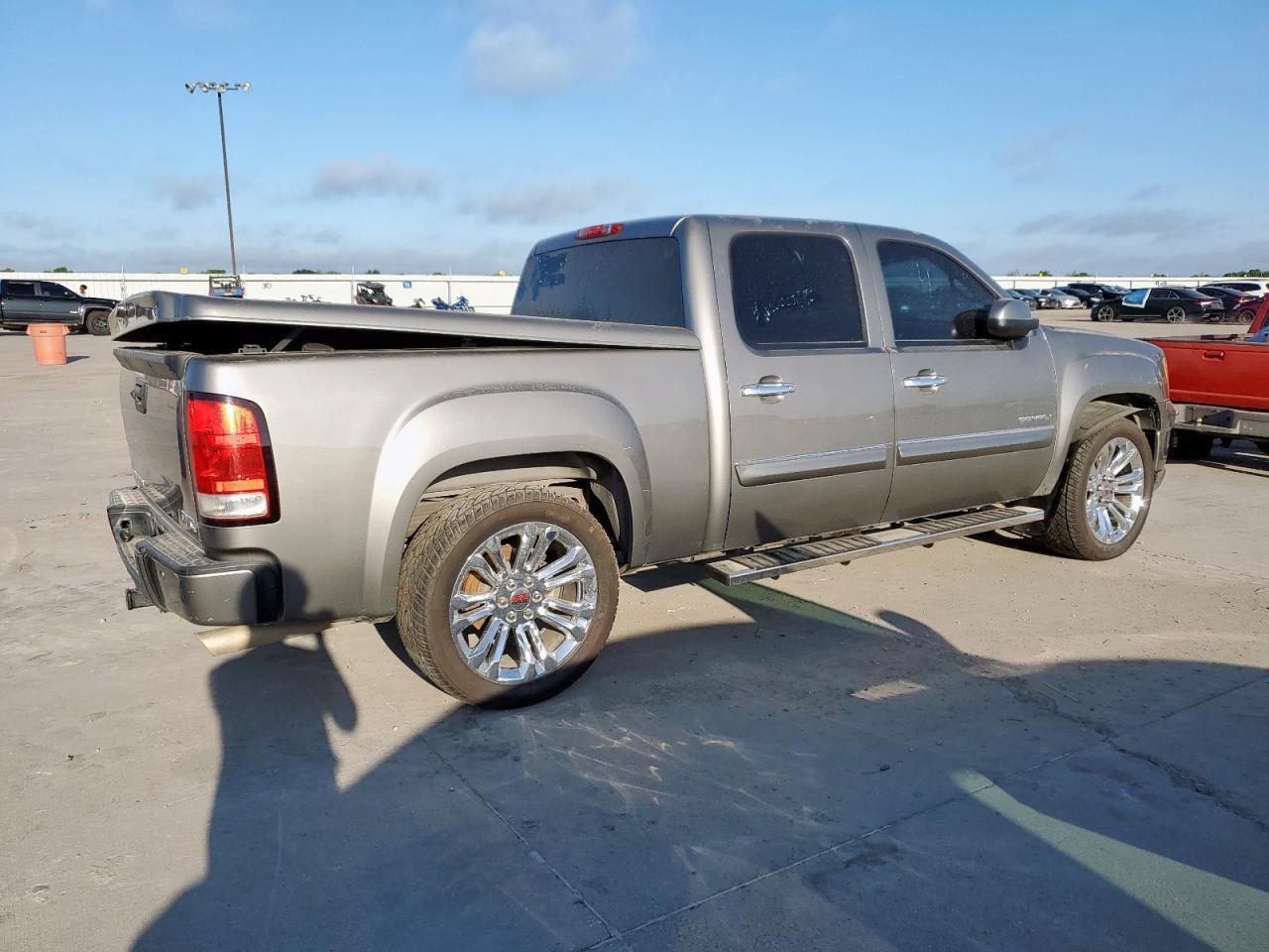2013 GMC Sierra K1500 Denali - Image 3