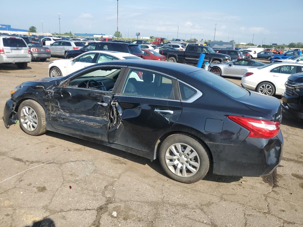 2016 Nissan Altima 2.5 - Фото 2