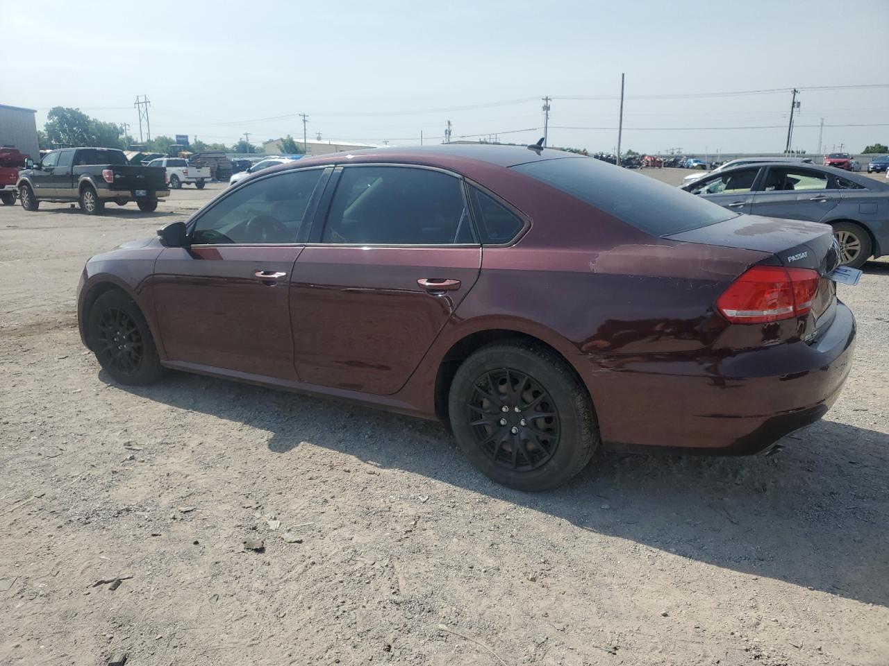 2014 Volkswagen Passat S - Фото 2