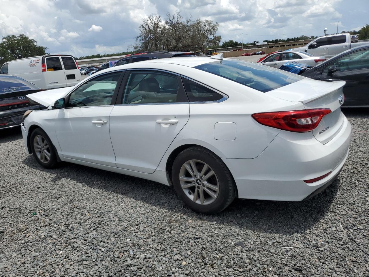 2017 Hyundai Sonata Se - Фото 2