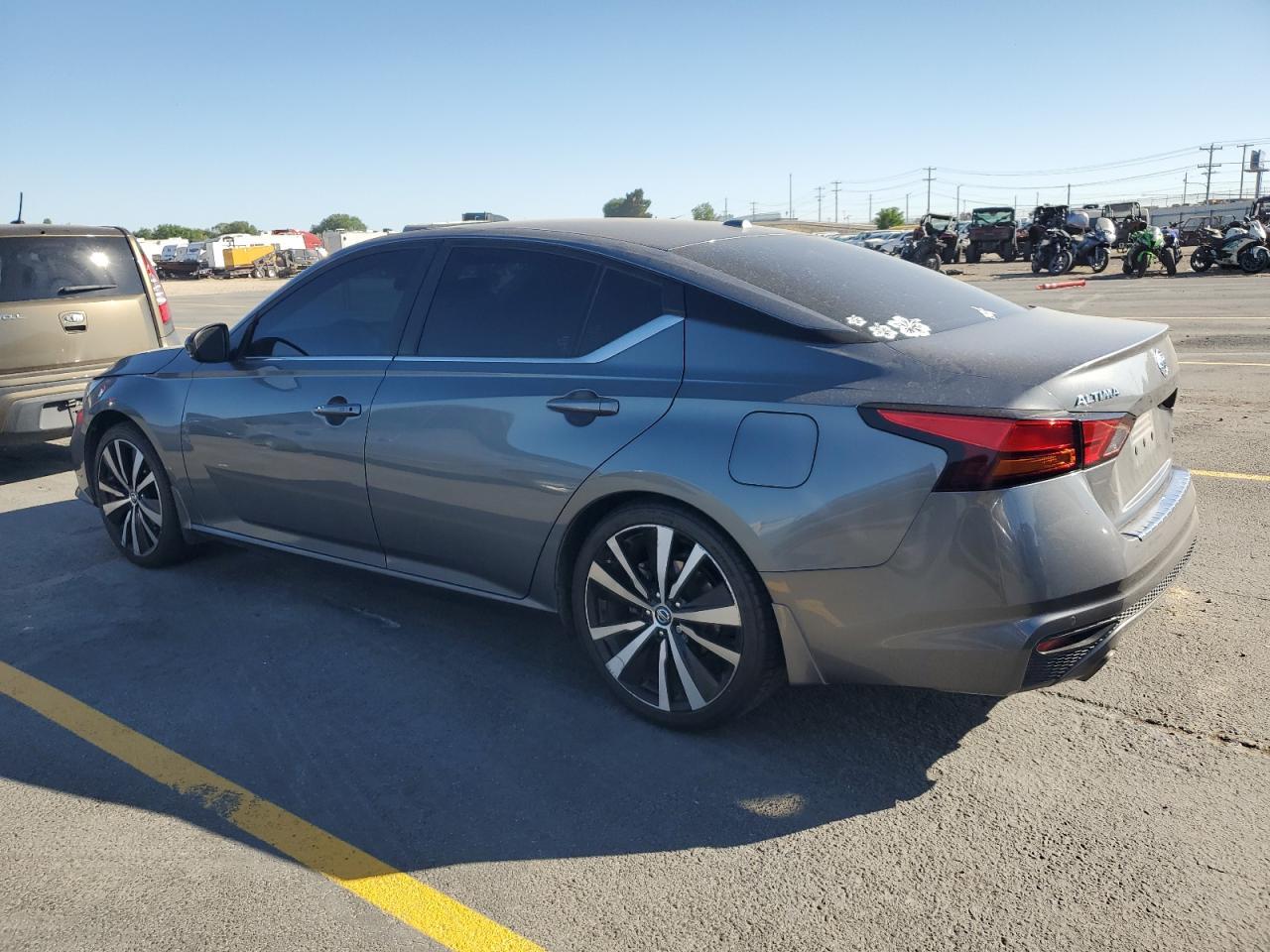 2020 Nissan Altima - Фото 2