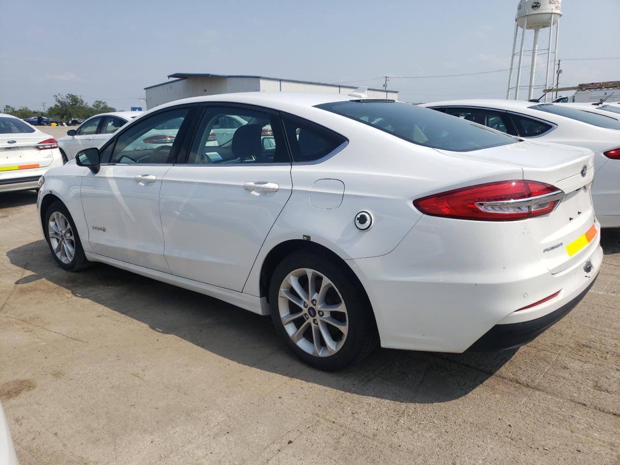 2019 Ford Fusion Se - Image 2