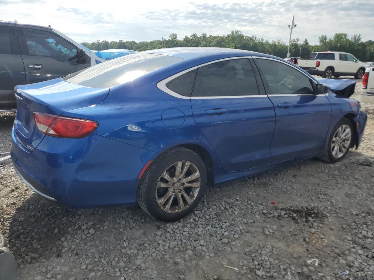 2015 Chrysler 200 Limited - Фото 3