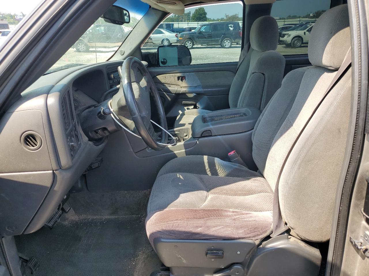 2003 Chevrolet Silverado C2500 Heavy Duty - Image 7