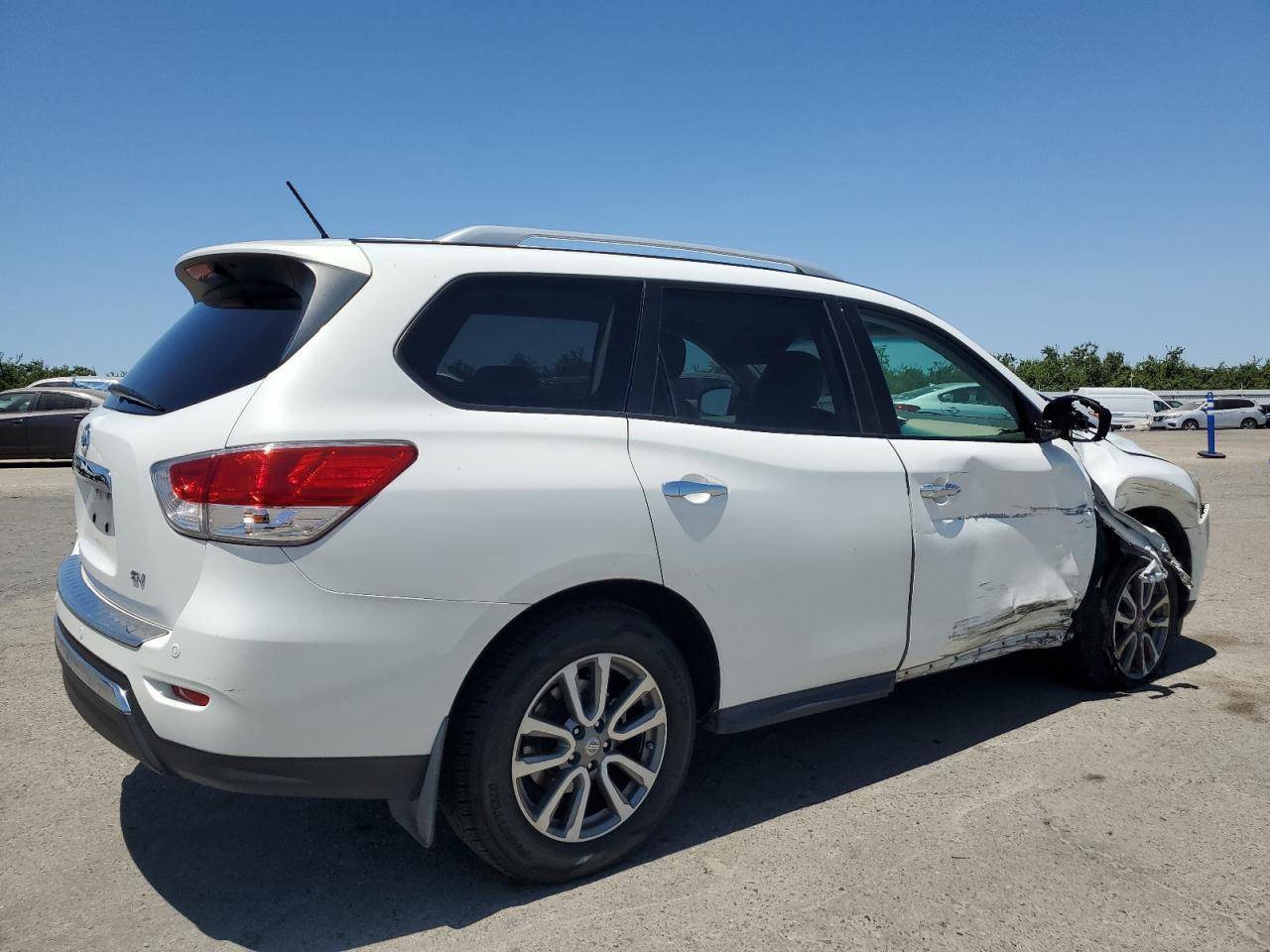 2013 Nissan Pathfinder S - Фото 3