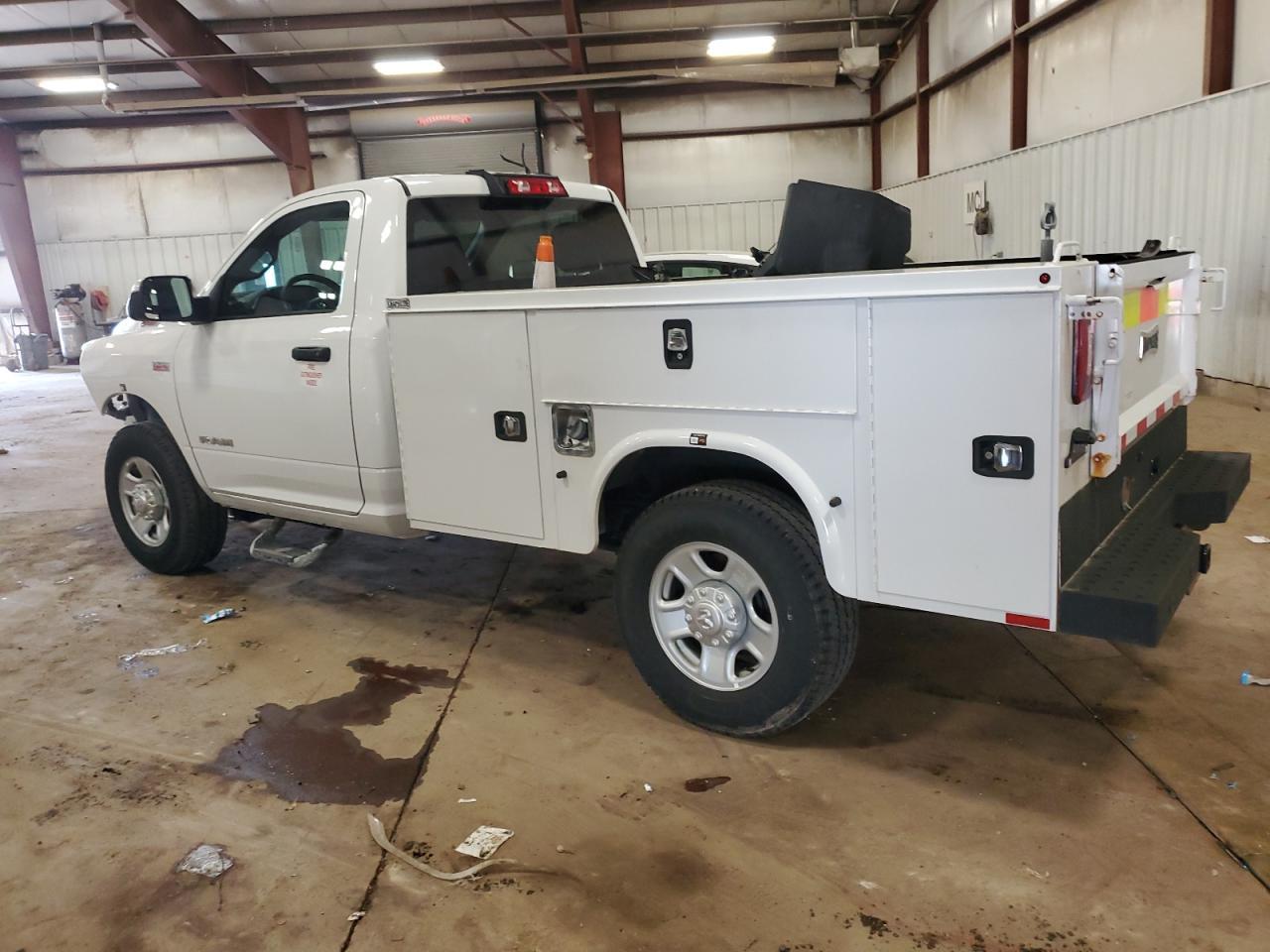 2021 Ram 3500 Tradesman - Фото 2