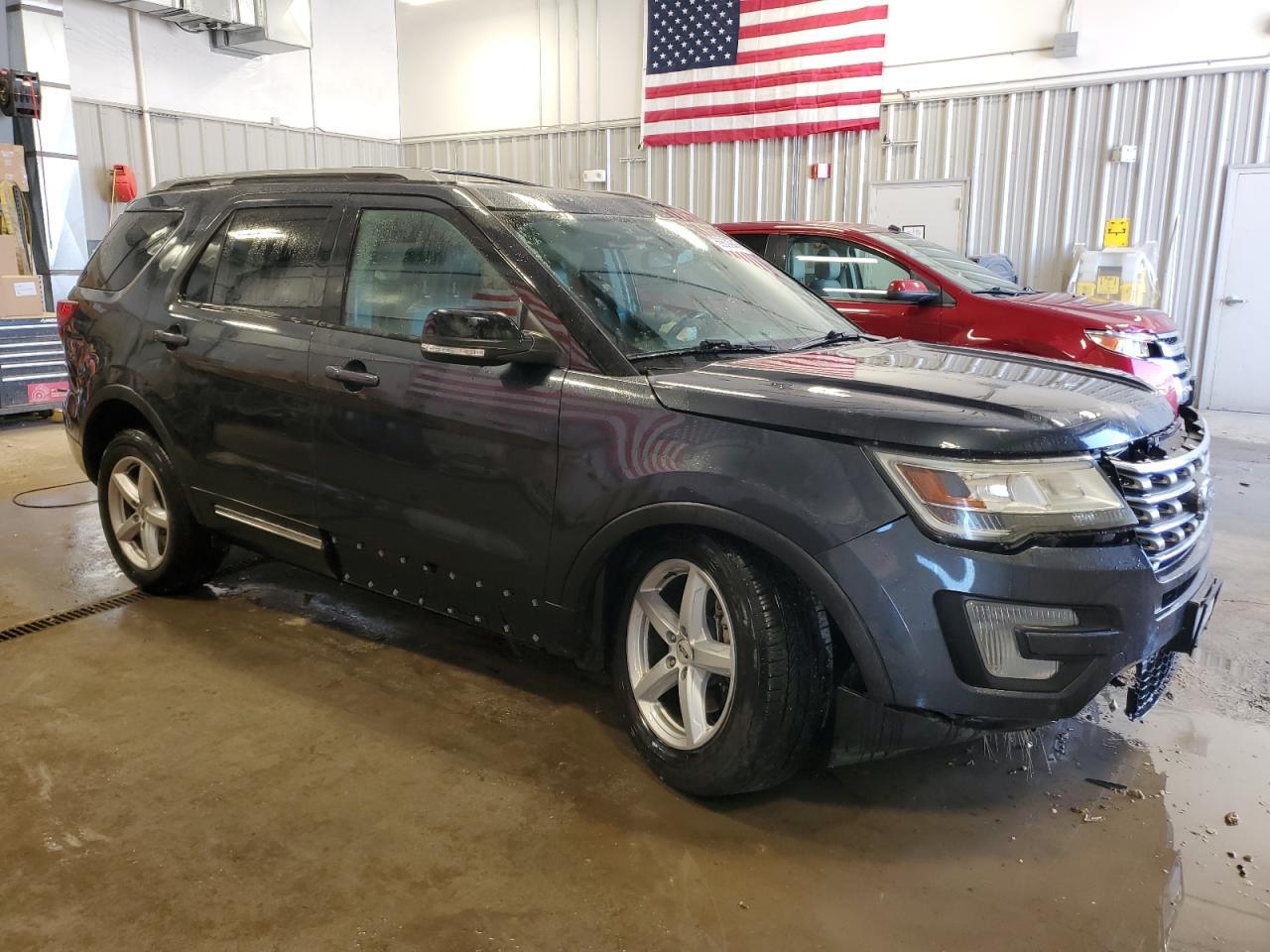 2017 Ford Explorer Xlt - Фото 4