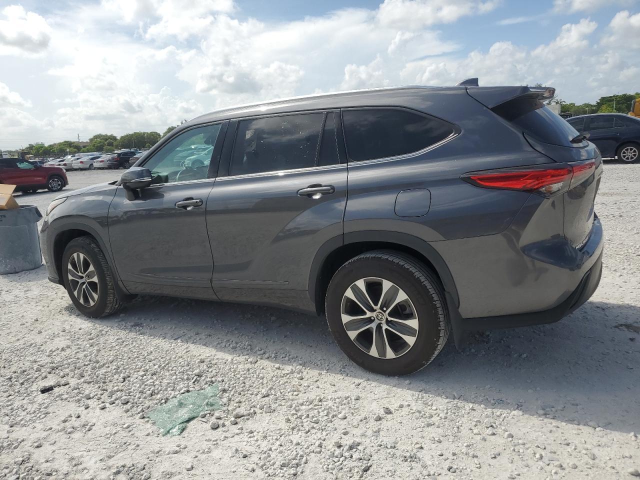 2020 Toyota Highlander Xle - Image 2