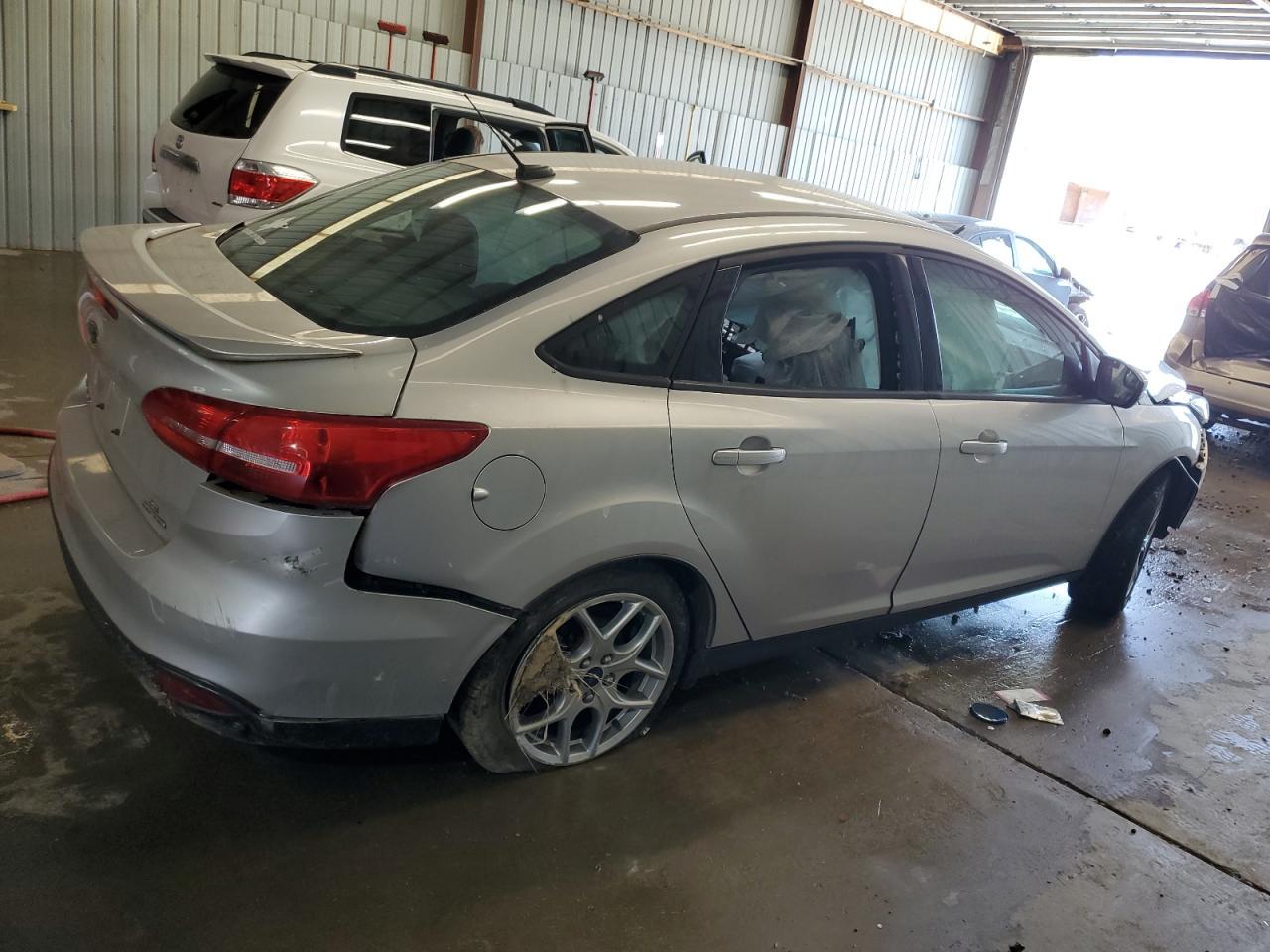 2015 Ford Focus Se - Image 3