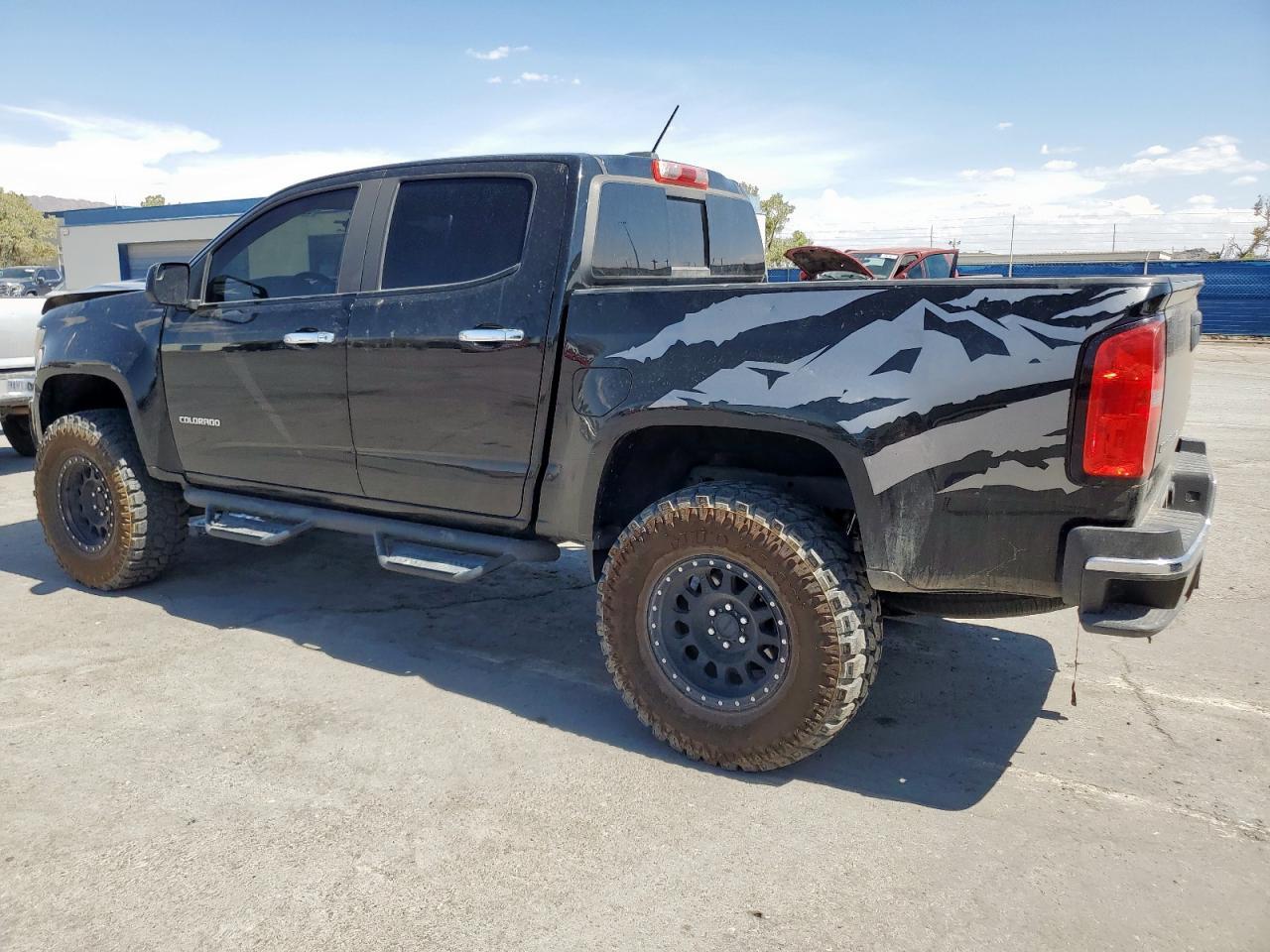 2017 Chevrolet Colorado Lt - Image 2
