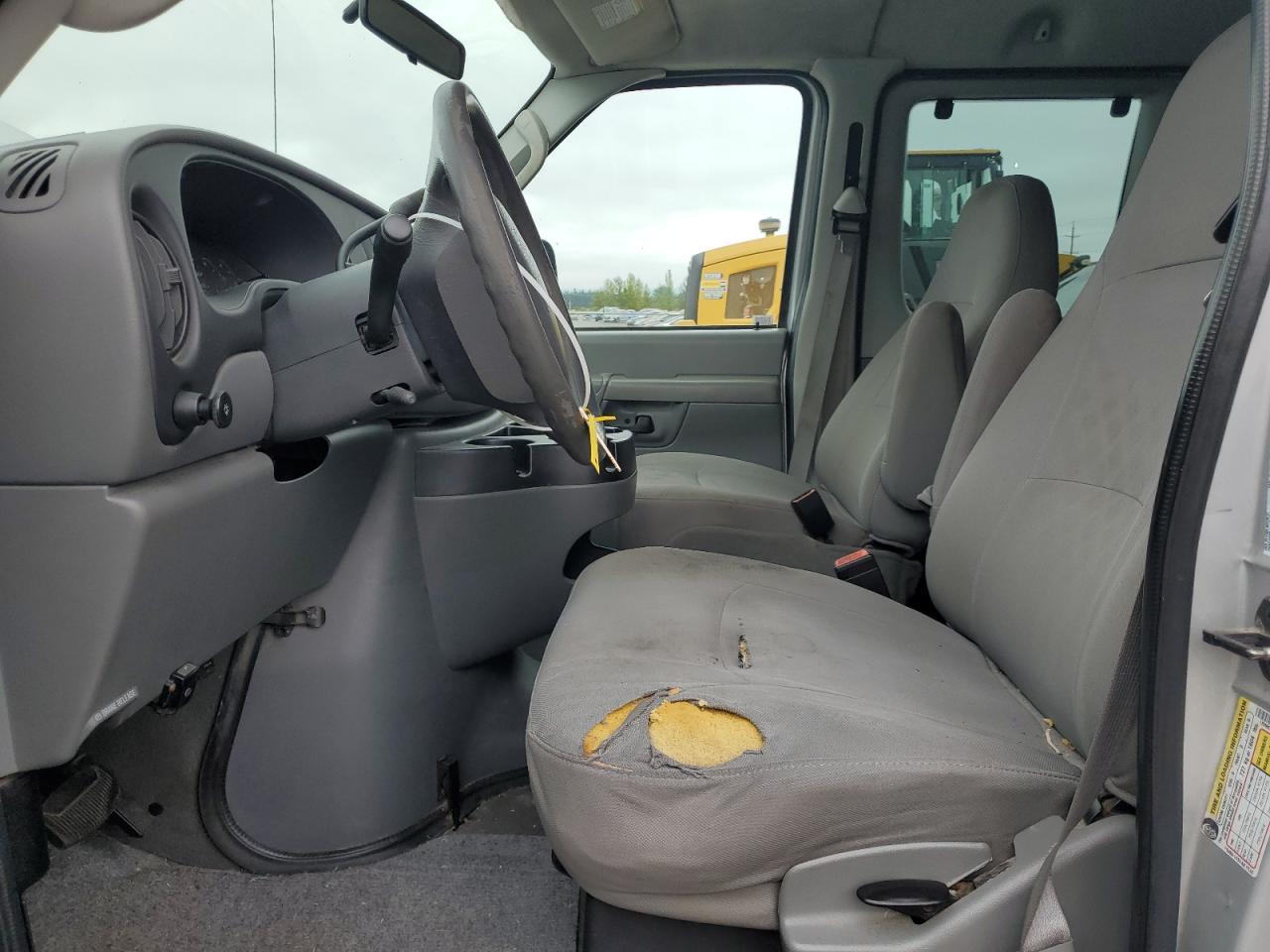 2006 Ford Econoline E150 Wagon - Фото 7