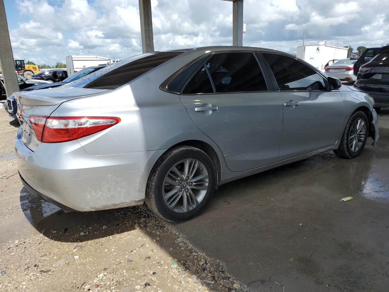 2015 Toyota Camry Le - Image 3