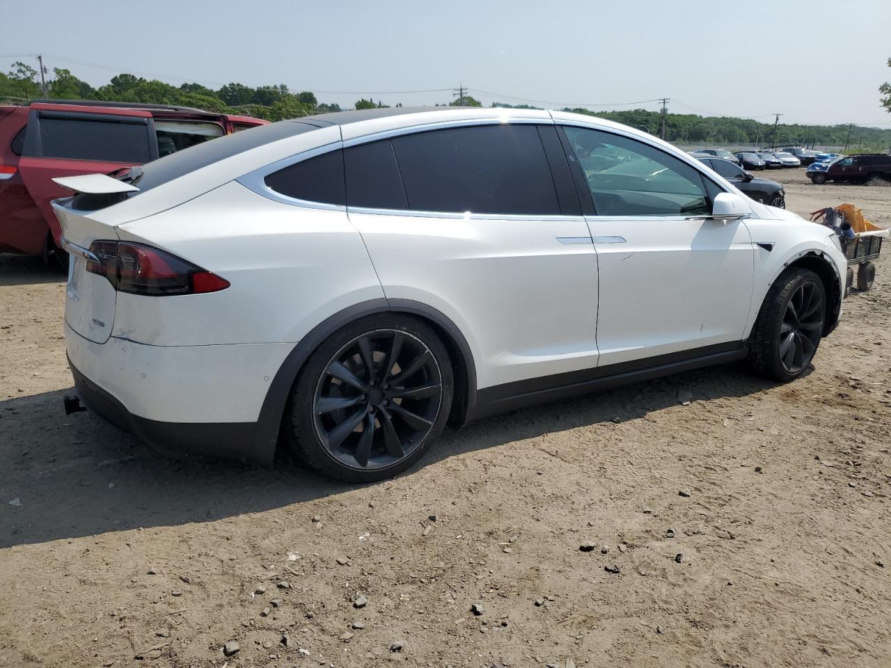 2017 Tesla Model X - Фото 3