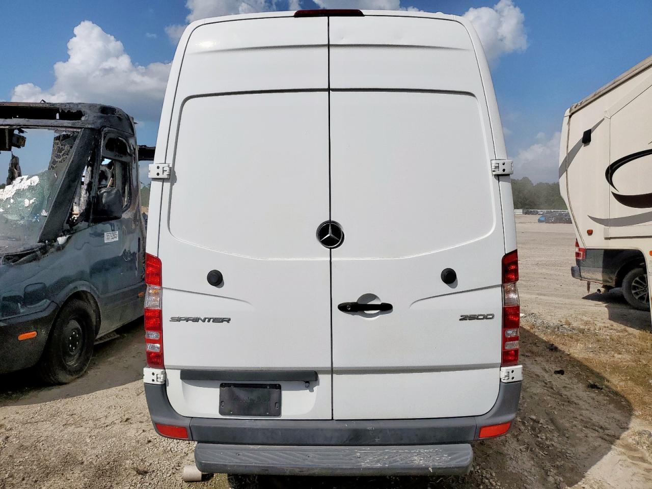 2019 Mercedes-Benz Sprinter 2500 - Image 6