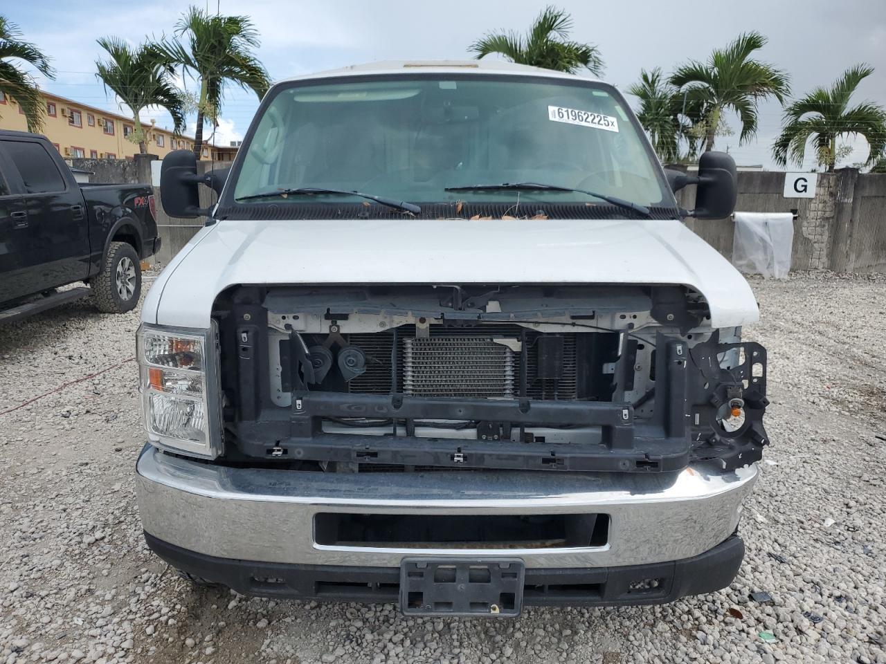 2019 Ford Econoline E350 Super Duty Cutaway Van - Фото 5