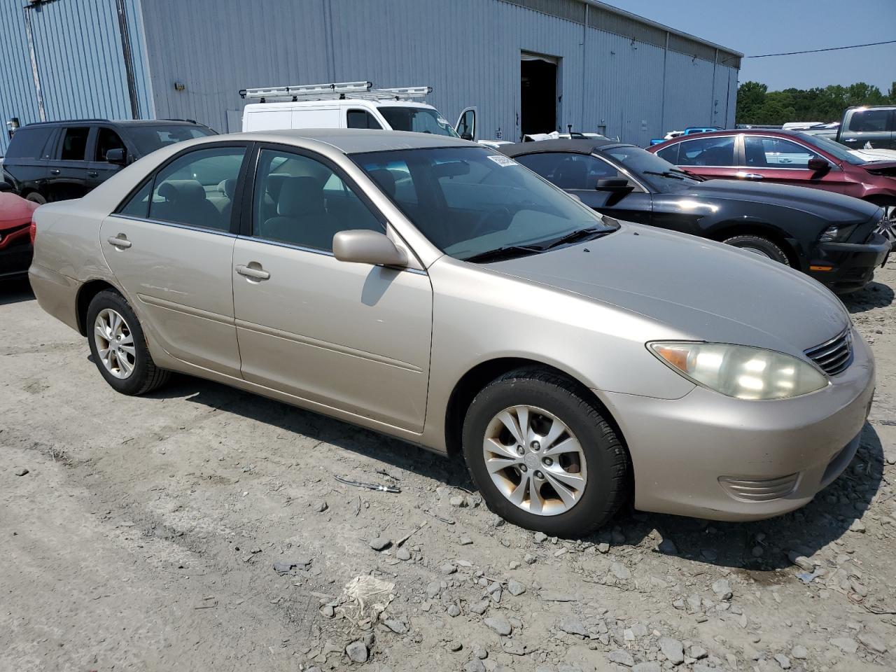 2005 Toyota Camry Le - Image 4