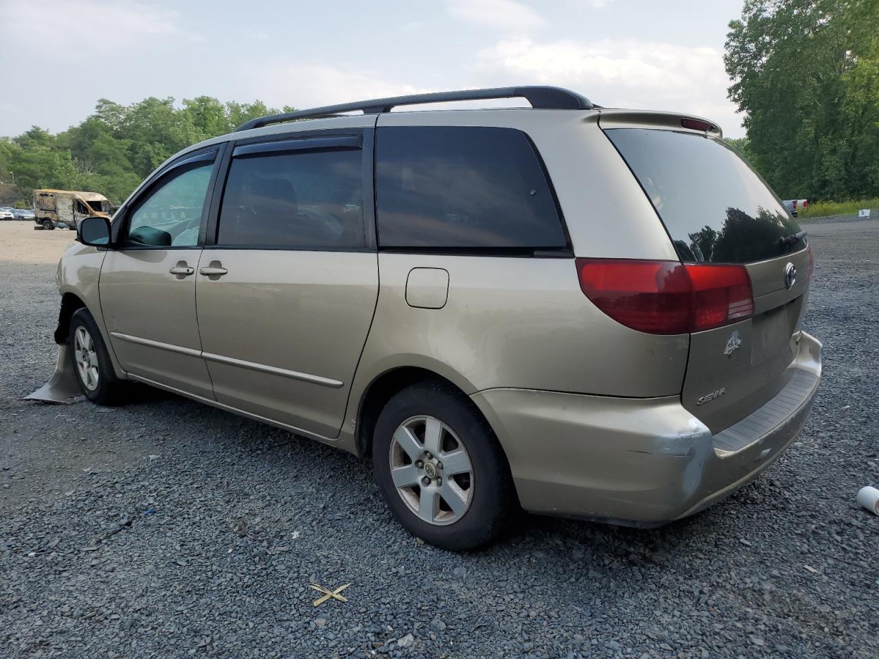 2005 Toyota Sienna - Image 2
