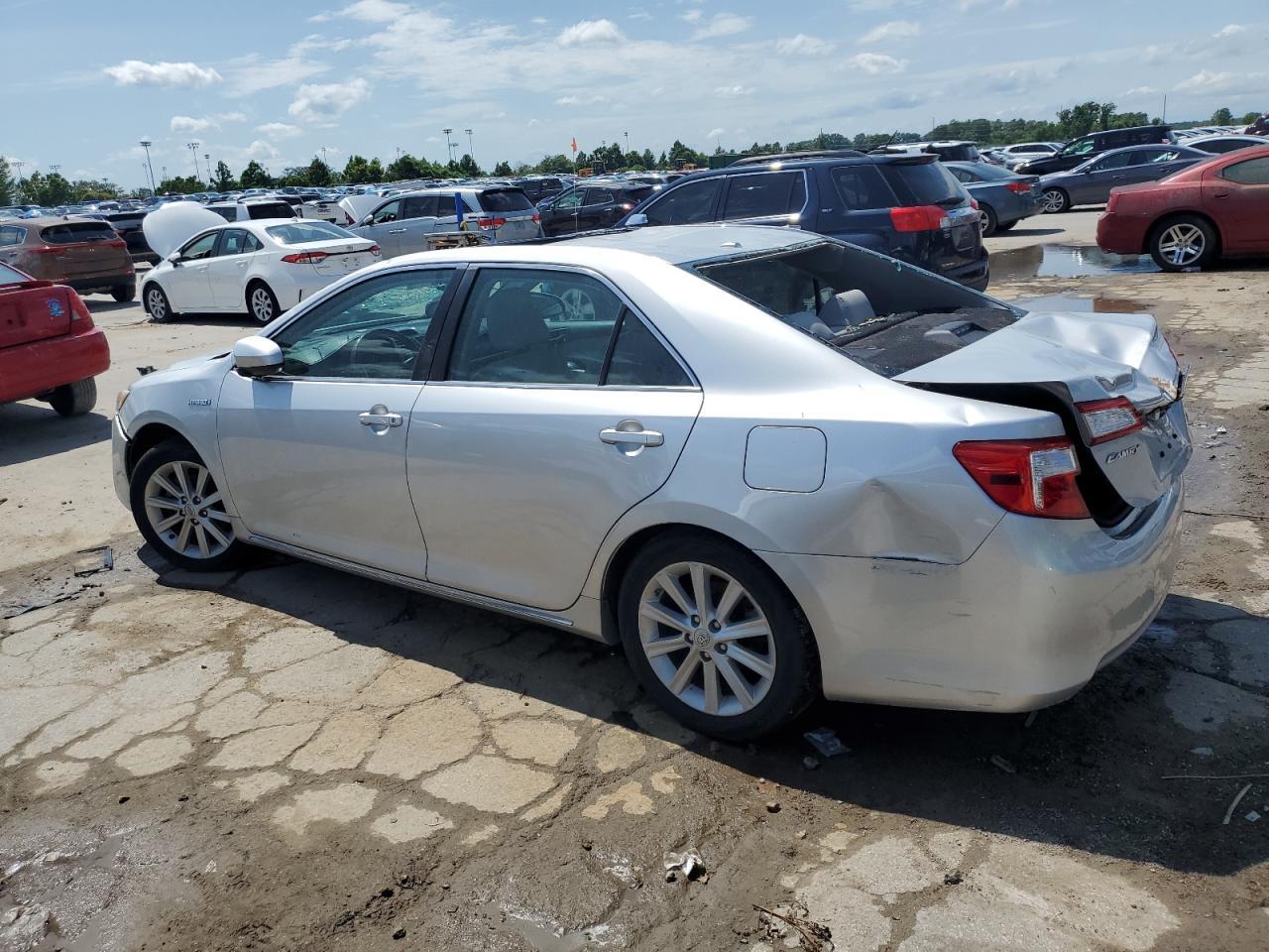 2014 Toyota Camry Hybrid - Фото 2