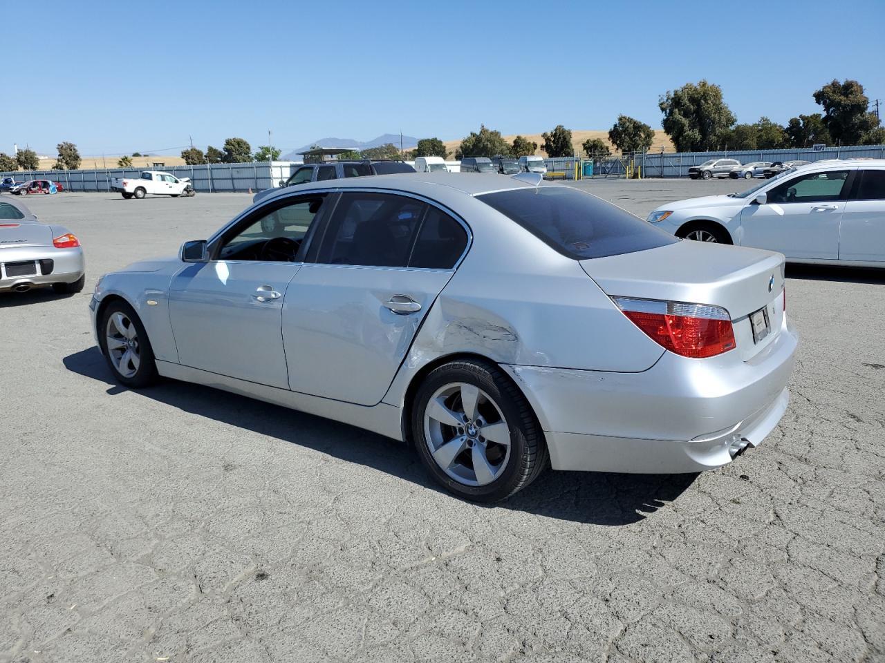 2006 BMW 525 I - Image 2