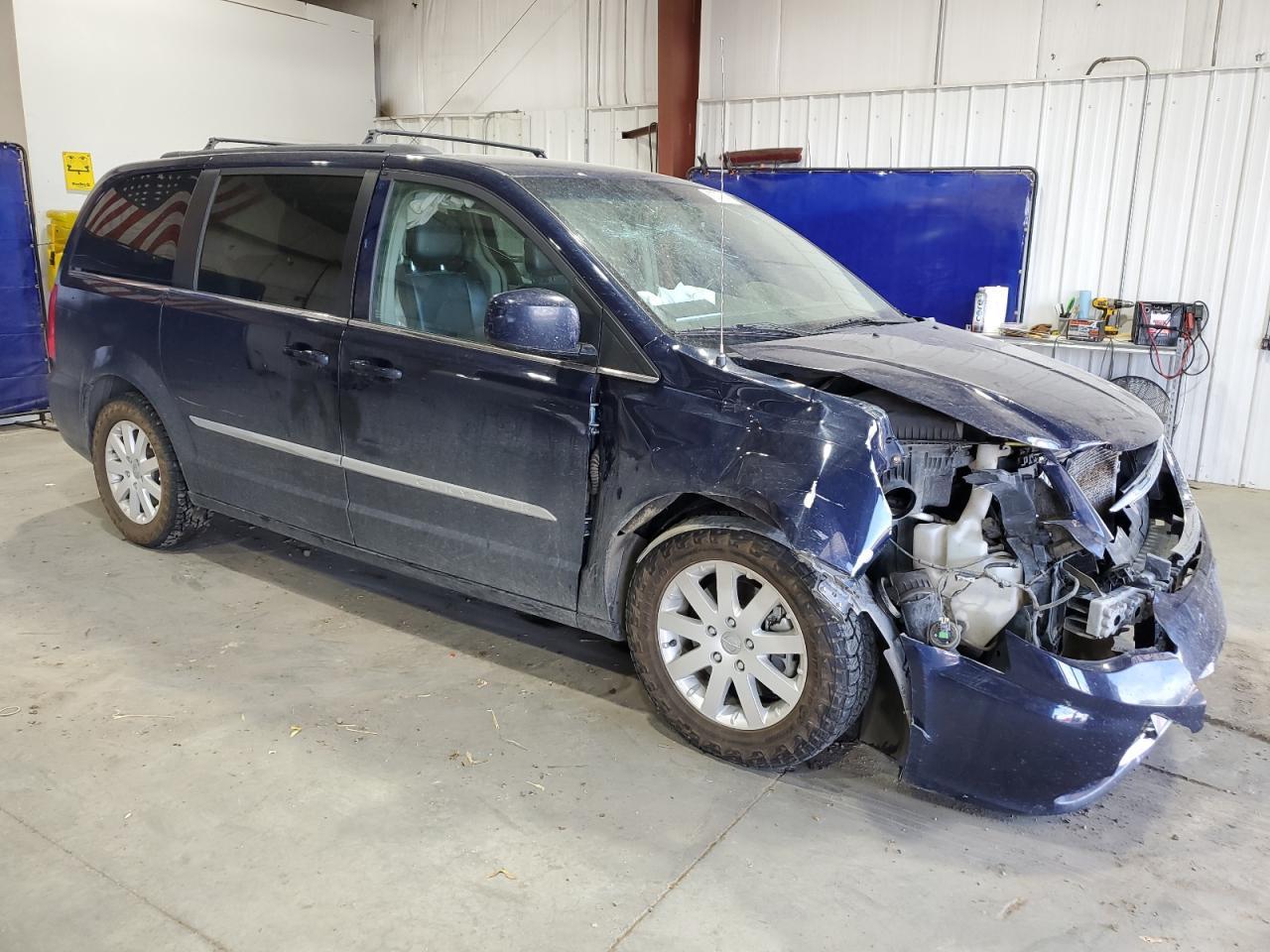 2014 Chrysler Town & Country Touring - Фото 4