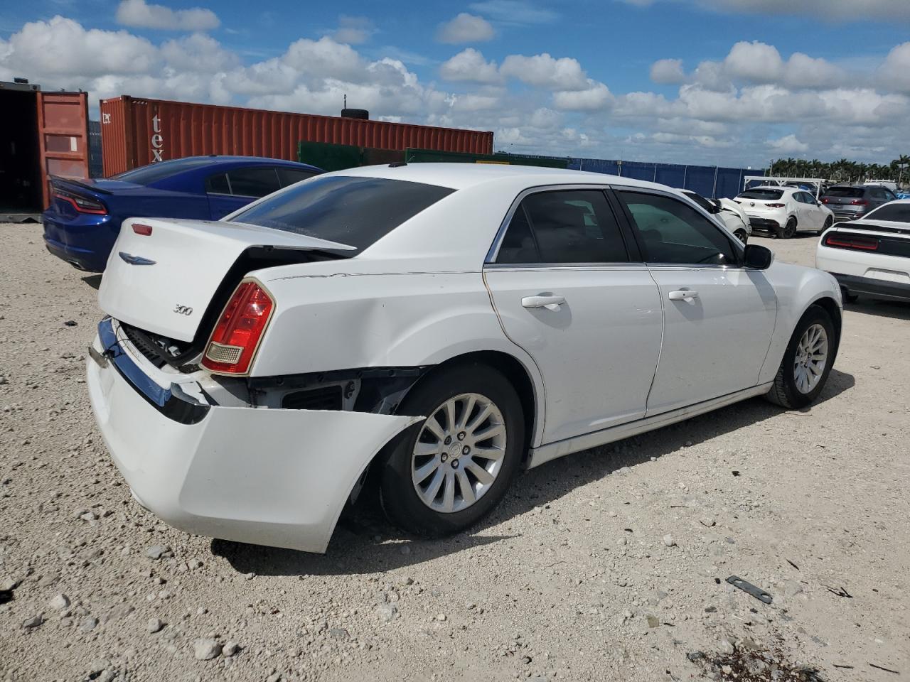 2014 Chrysler 300 - Фото 3