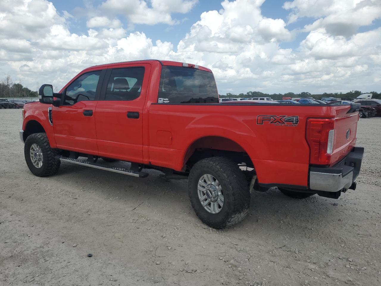 2017 Ford F250 Super Duty - Фото 2