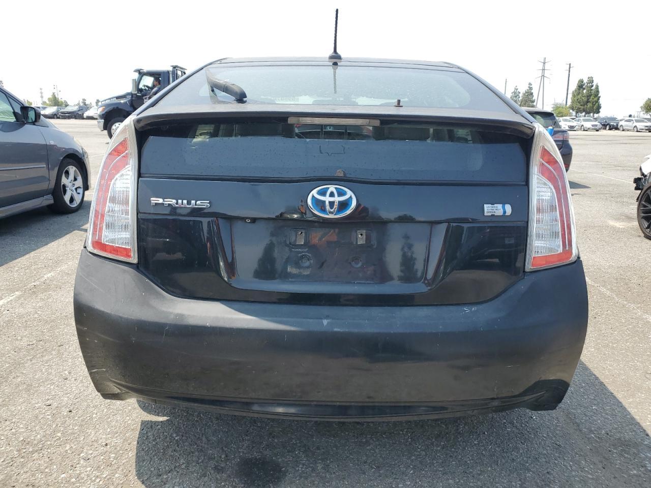 2013 Toyota Prius - Image 6