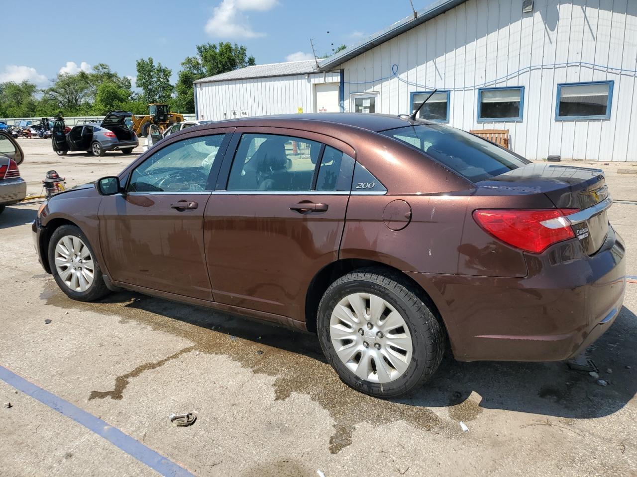 2013 Chrysler 200 Lx - Фото 2
