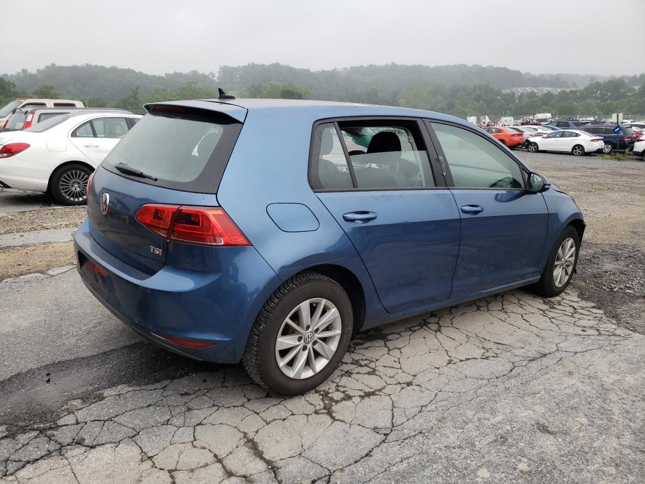 2016 Volkswagen Golf S/Se - Фото 3