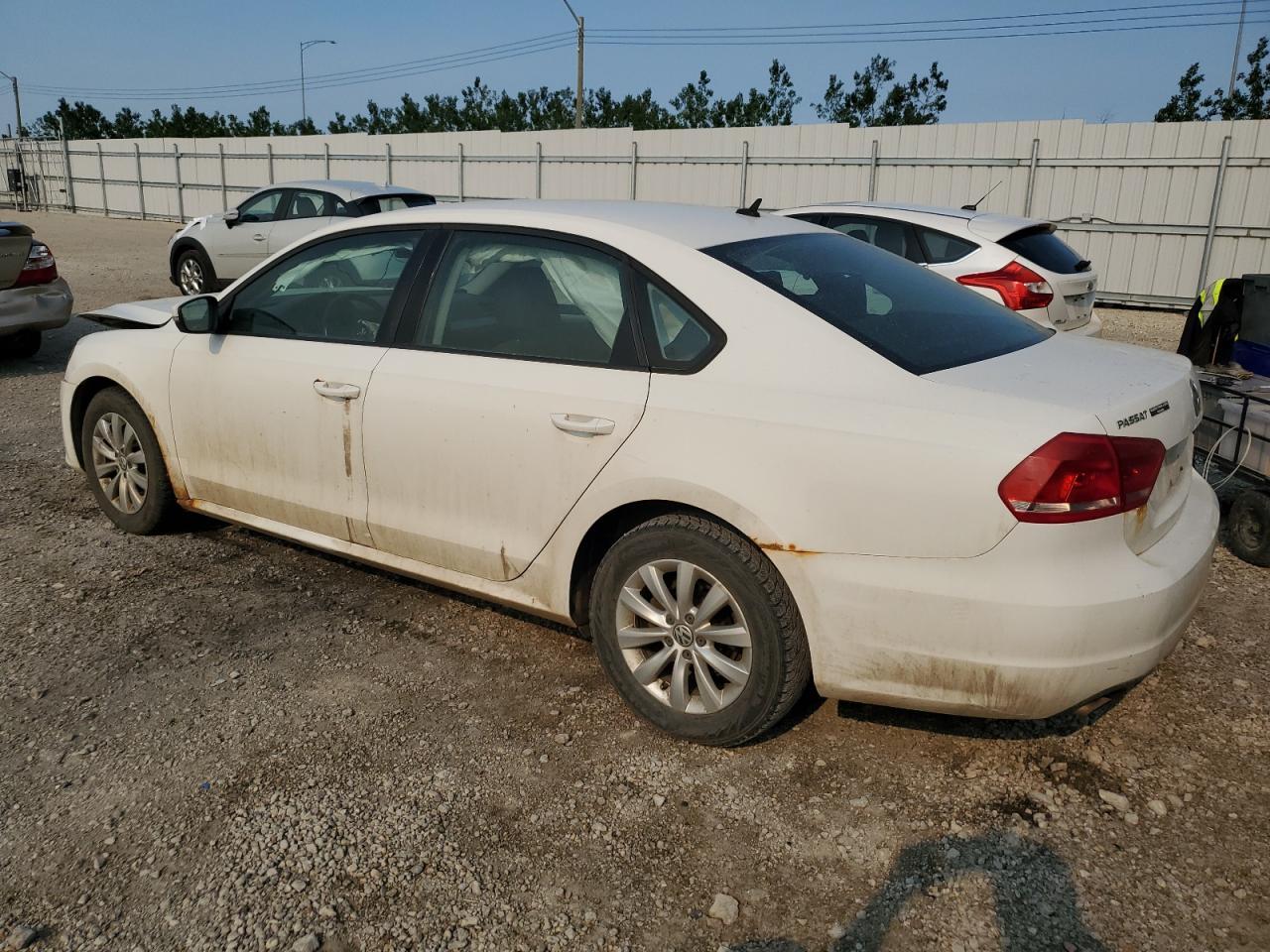 2013 Volkswagen Passat S - Фото 2