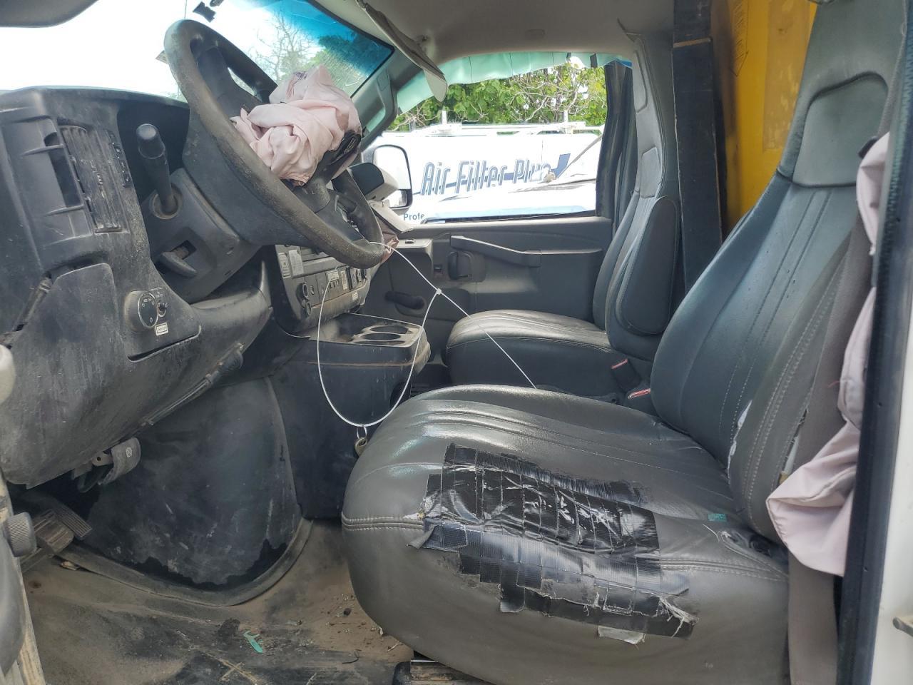 2017 GMC Savana Cutaway G3500 - Image 7