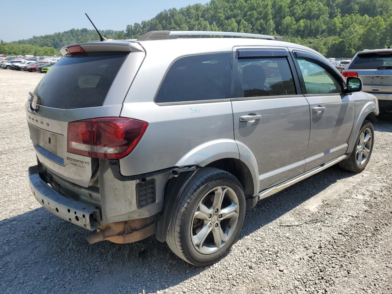 2017 Dodge Journey Crossroad - Image 3