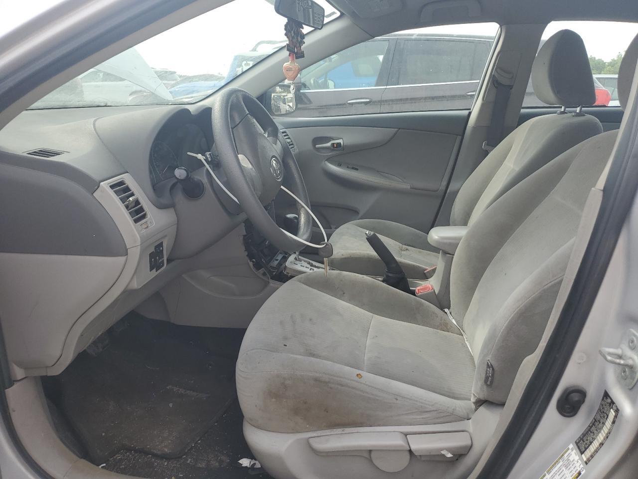 2010 Toyota Corolla Base - Фото 7