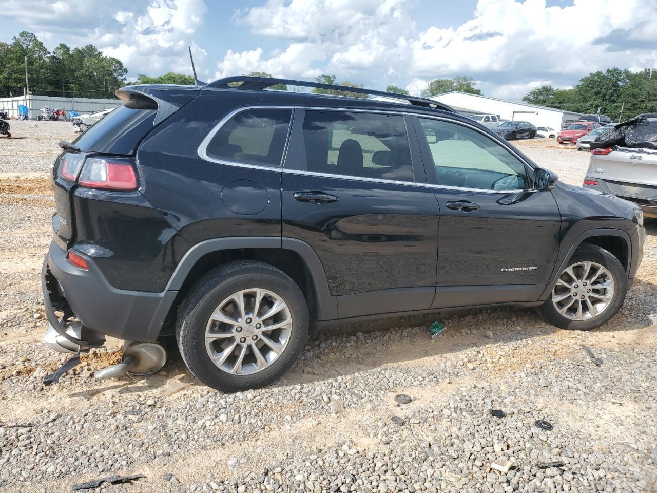 2022 Jeep Cherokee Latitude Lux - Image 3