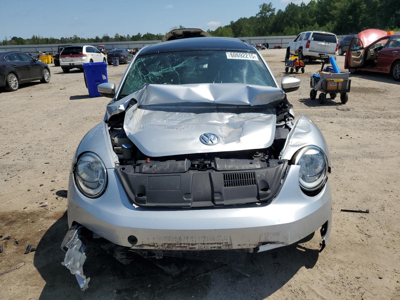 2012 Volkswagen Beetle - Image 5