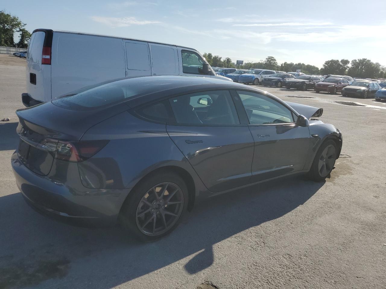 2023 Tesla Model 3 - Фото 3