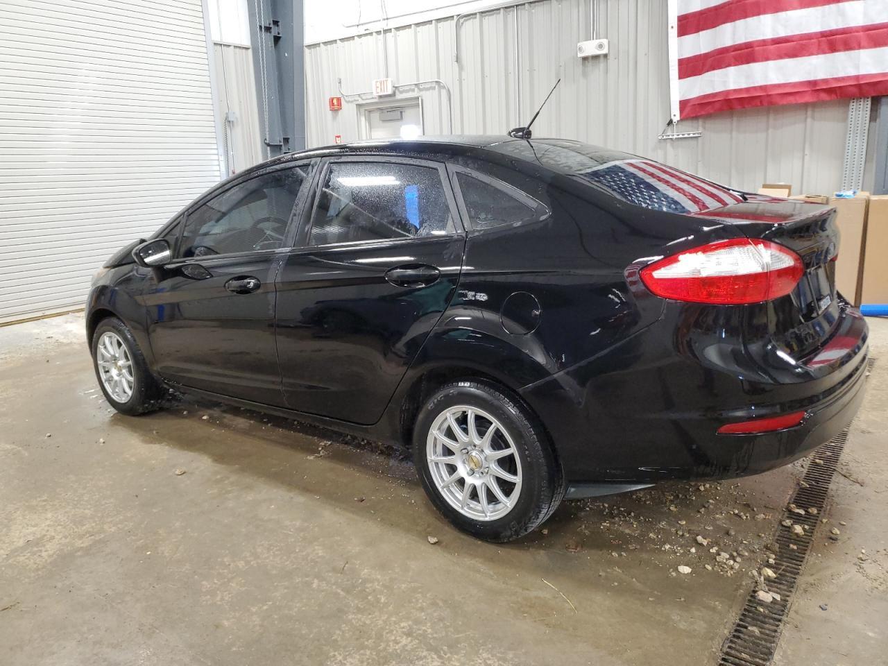 2019 Ford Fiesta S - Фото 2