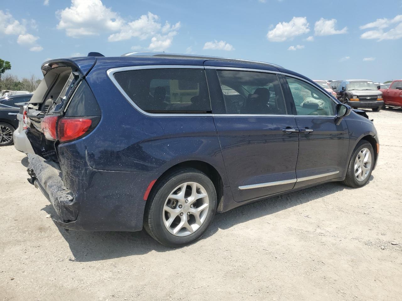 2018 Chrysler Pacifica Touring L Plus - Image 3