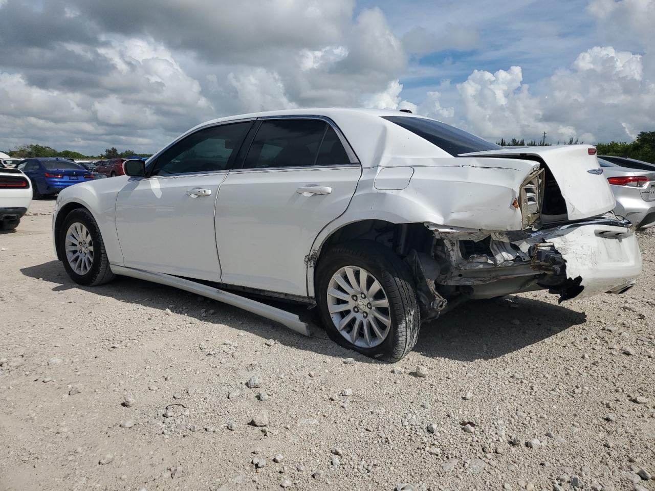 2014 Chrysler 300 - Фото 2