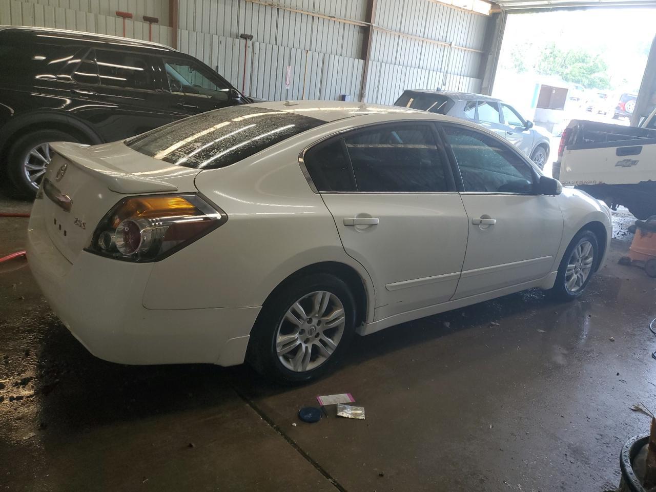 2012 Nissan Altima - Image 3