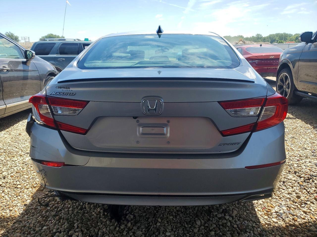2022 Honda Accord Sport - Image 6