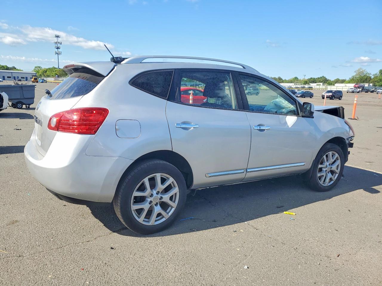 2013 Nissan Rogue S - Image 3
