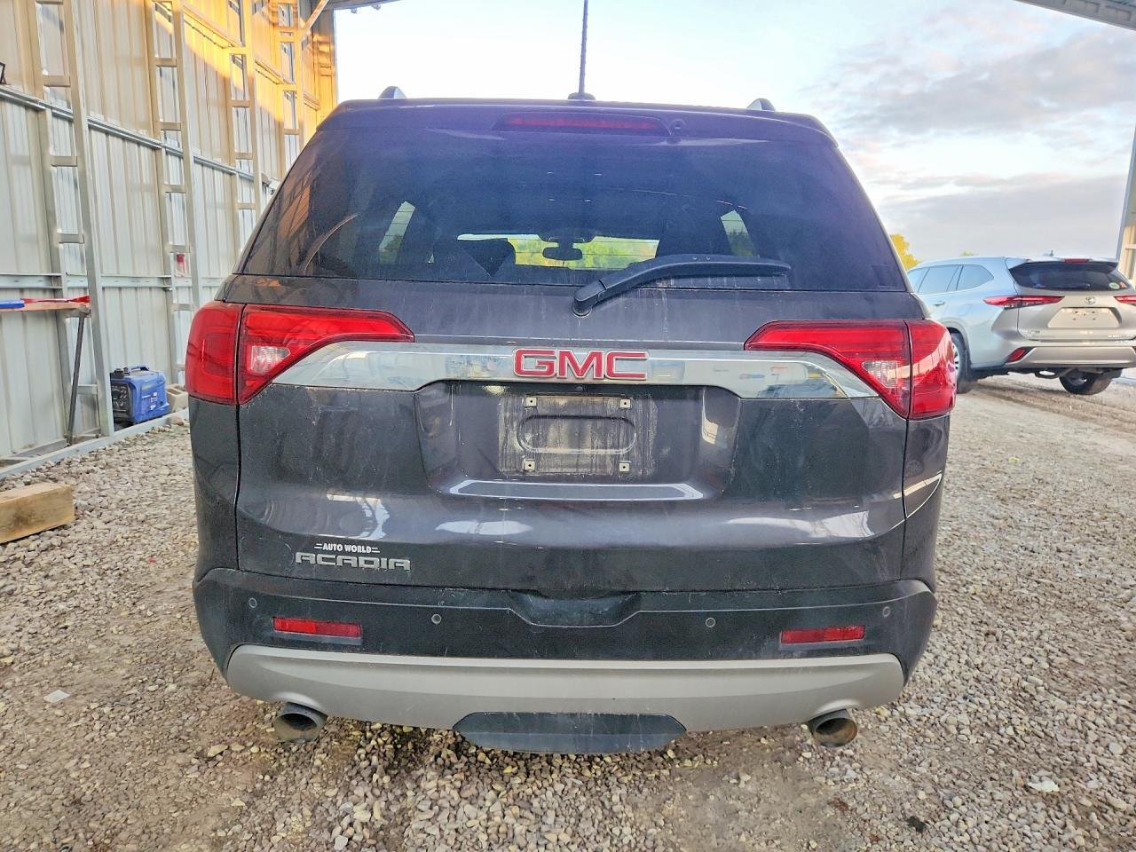 2017 GMC Acadia - Фото 6