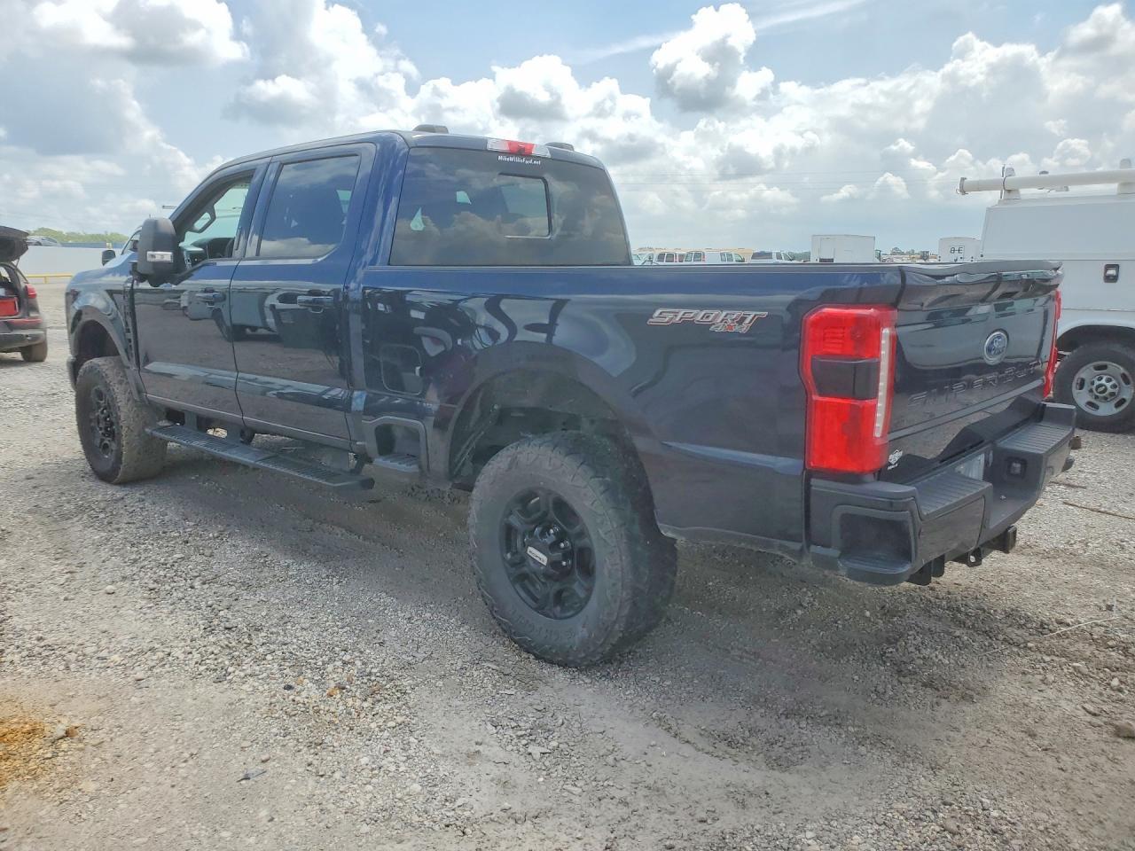2024 Ford F250 Super Duty - Фото 2
