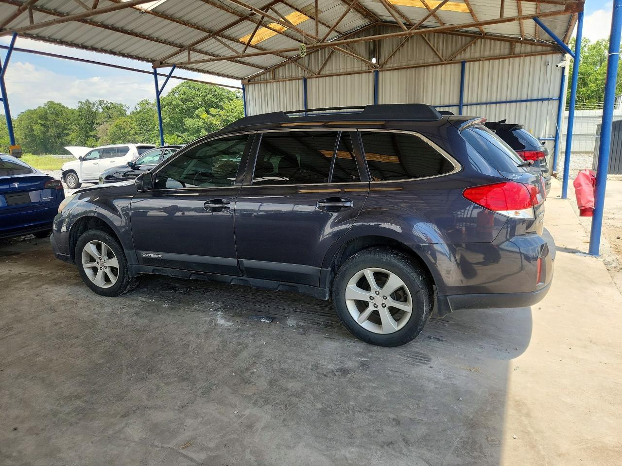 2013 Subaru Outback 2.5I Premium - Фото 2